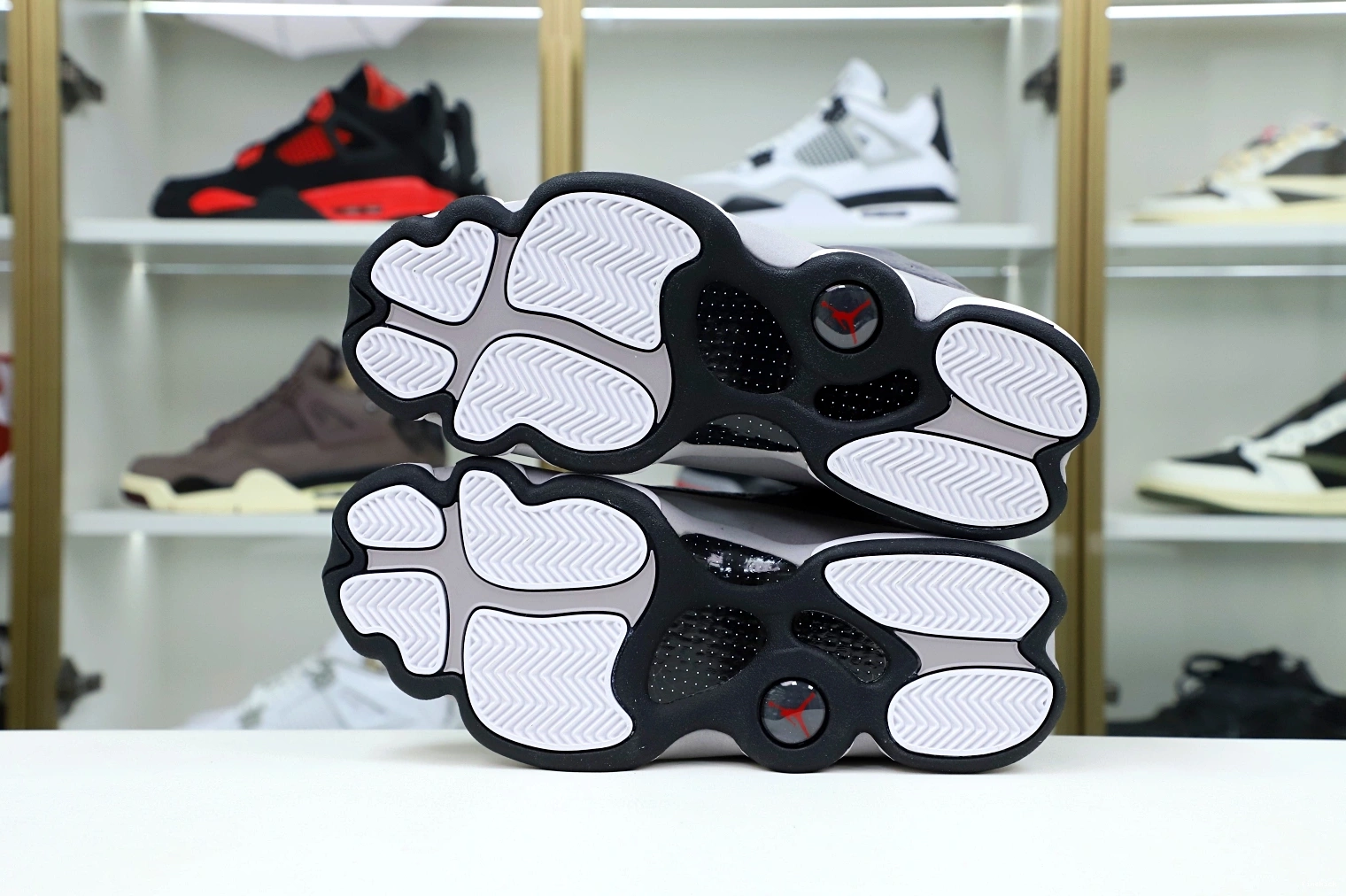 'ATMOSPHERE 13 AIR GREY' RETRO JORDAN -414571-016 1227